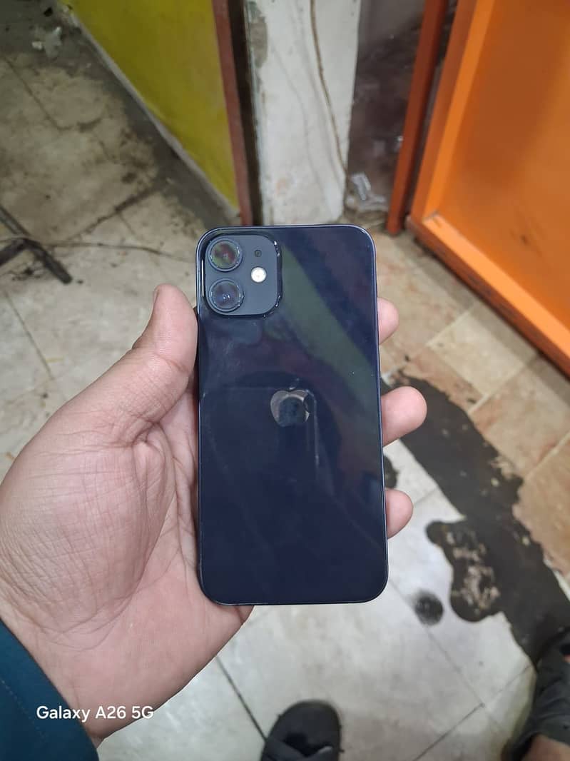 Apple iPhone 12 mini 9