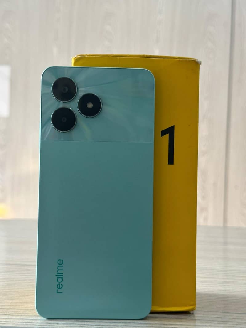 Realme C51 1