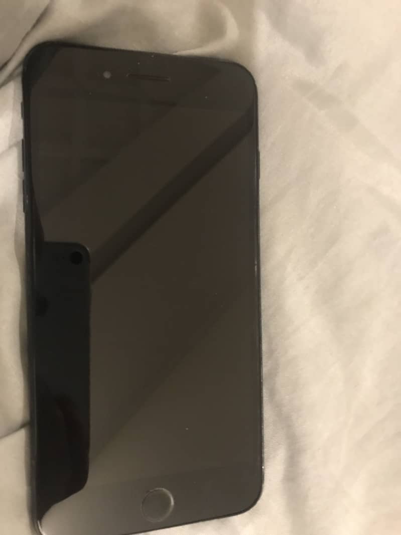 Apple iPhone 7 Plus 1