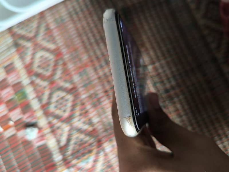 Apple iPhone 11 0