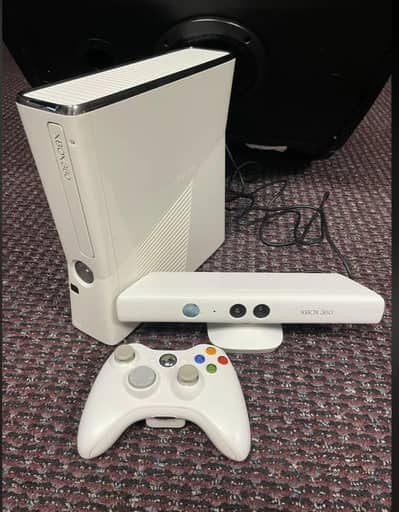 XBOX 360 FOR SALE – EXCELLENT CONDITION!