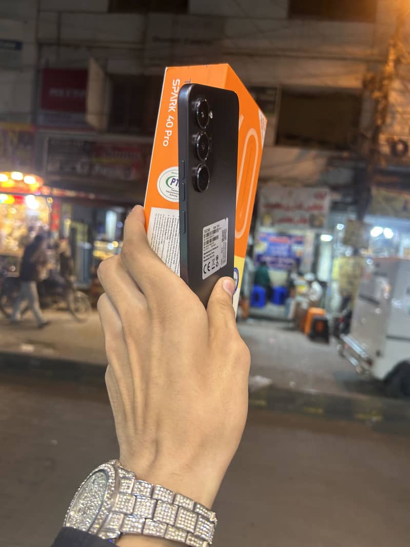 Tecno Spark 40 Pro complete box 1