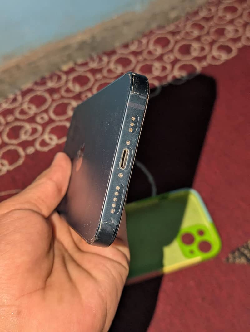 Apple iPhone 13 3