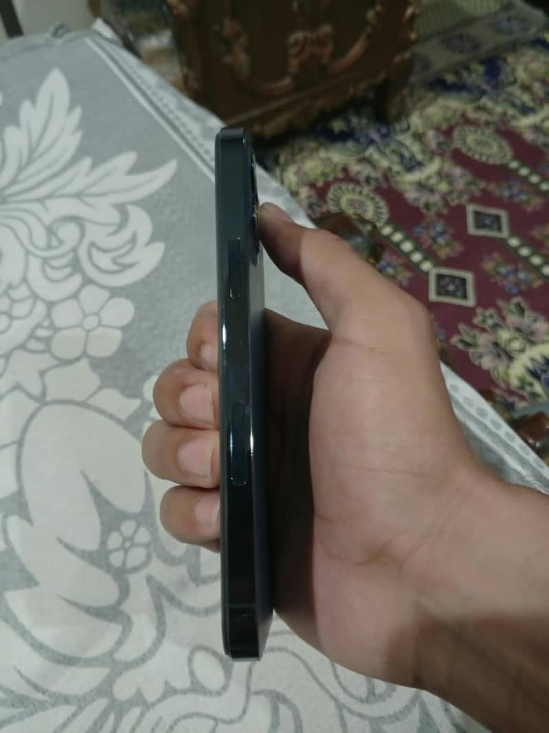 Apple iPhone 12 Pro 1