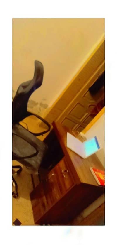 Office Chair and Table Condition 10/10