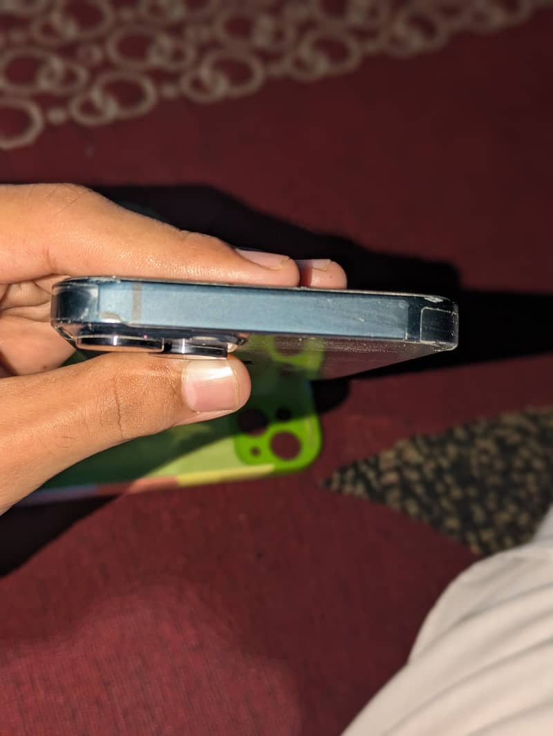 Apple iPhone 13 3