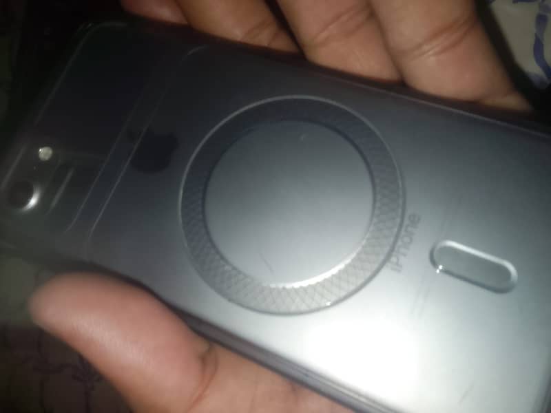 Apple iPhone 7 0
