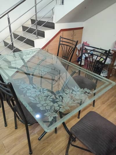 6 seater Dining Table