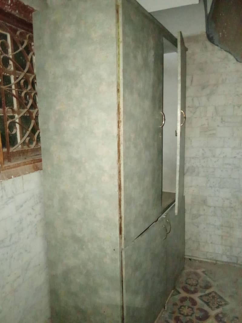almari 1
