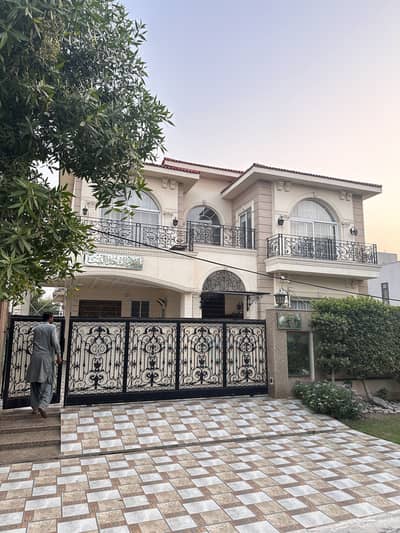 1 KANAL USED SEMI-FURNISHED HOUSE FOR RENT