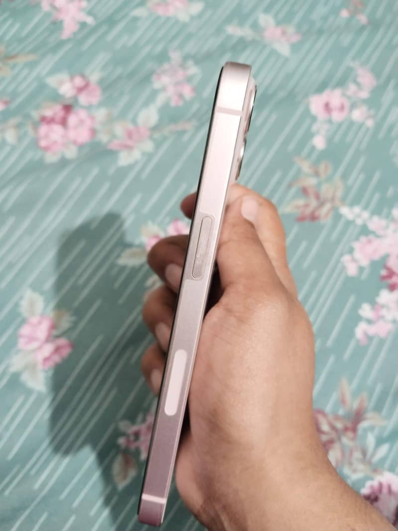 Apple iPhone 13 4