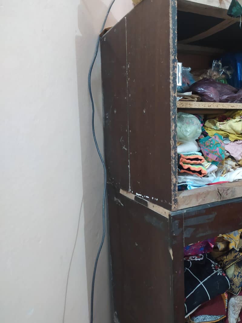 almari single door 1