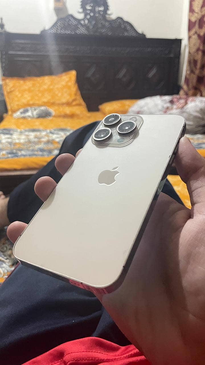 Apple iPhone XR 0