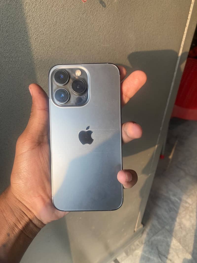 Apple iPhone 13 Pro 0