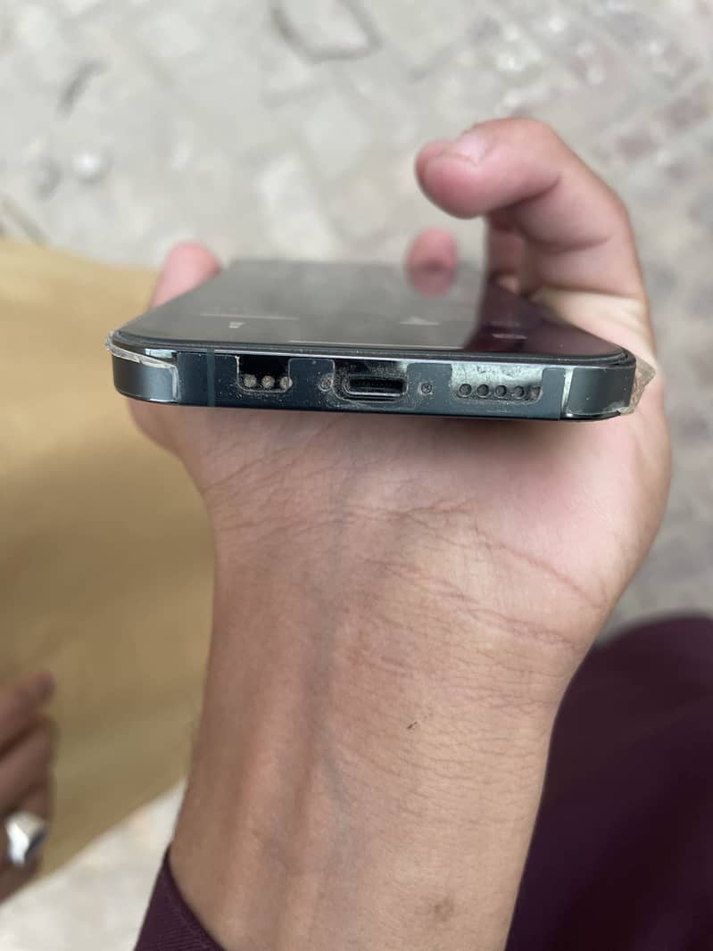 Apple iPhone 13 Pro 1