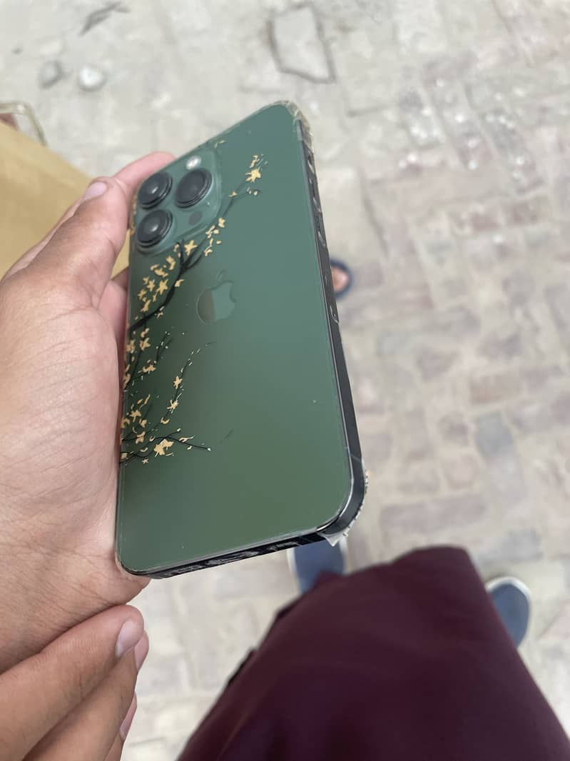 Apple iPhone 13 Pro 4
