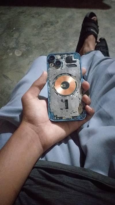 Apple iPhone 13