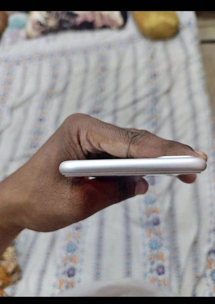 Apple iPhone 7 Plus 0