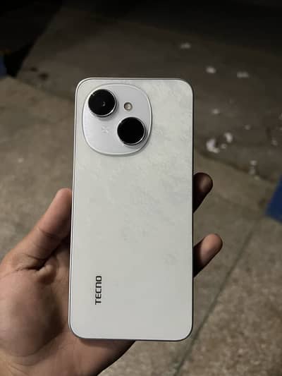 Tecno Spark Go 1