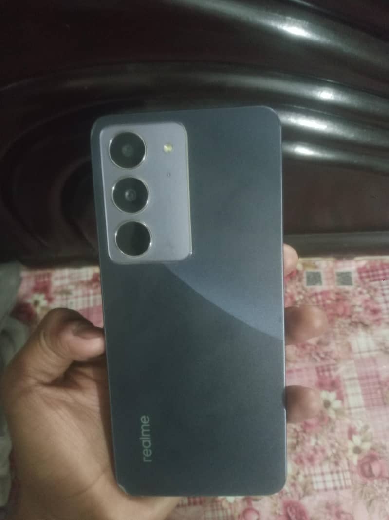 Realme C75x 1