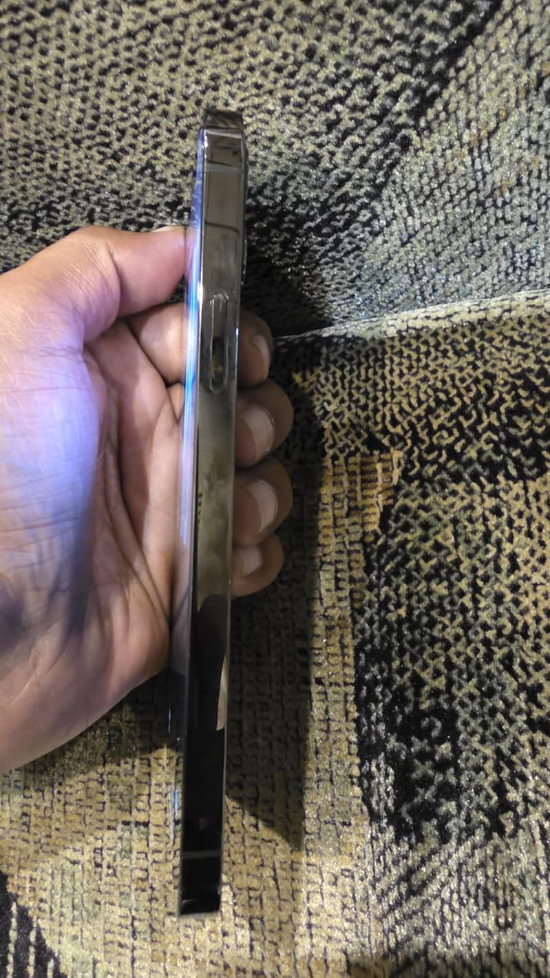 Apple iPhone 12 Pro 1