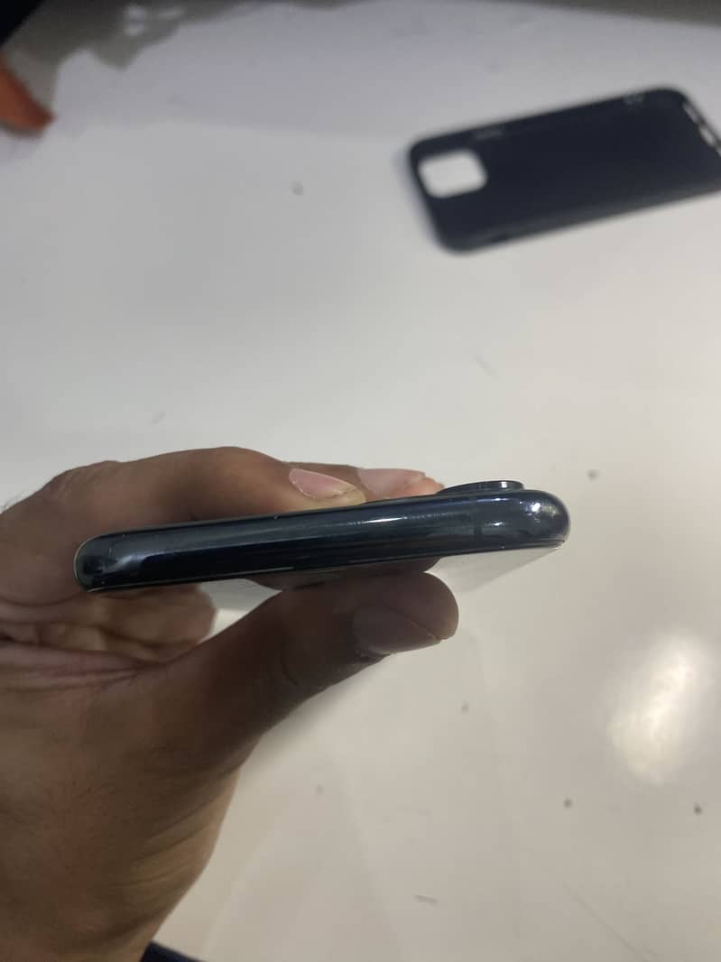Apple iPhone 11 Pro 1