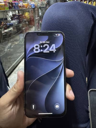 Apple iPhone 13