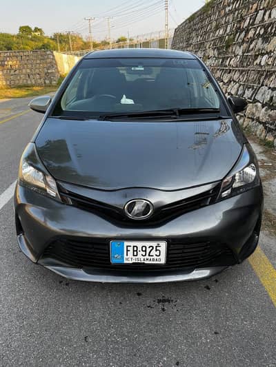 Toyota Vitz 2015