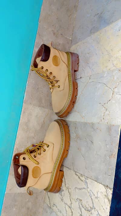Leather boot