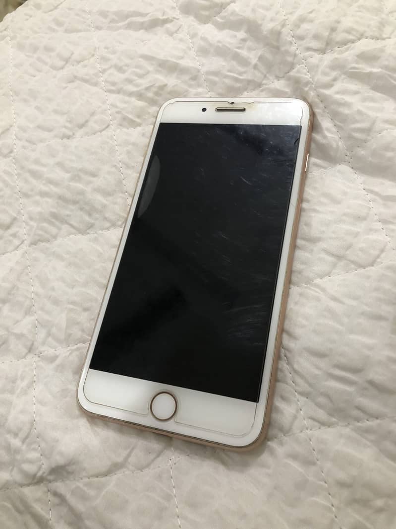 Apple iPhone 8 Plus 3