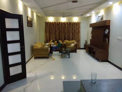CORNER, 15 MARLA UPPER PORTION AVAILABLE FOR RENT