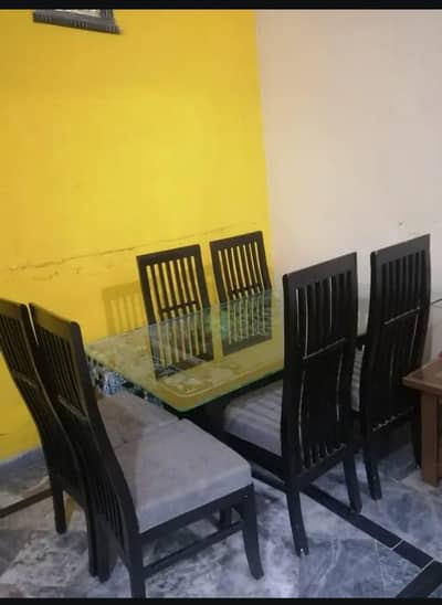 Beautiful Dining Table Set with 6 Chairs – Glass Top