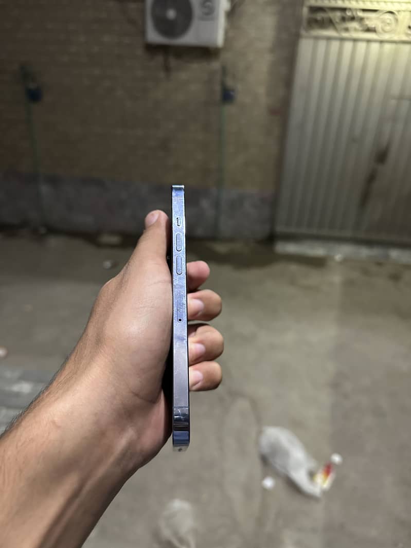Apple iPhone 13 Pro 4