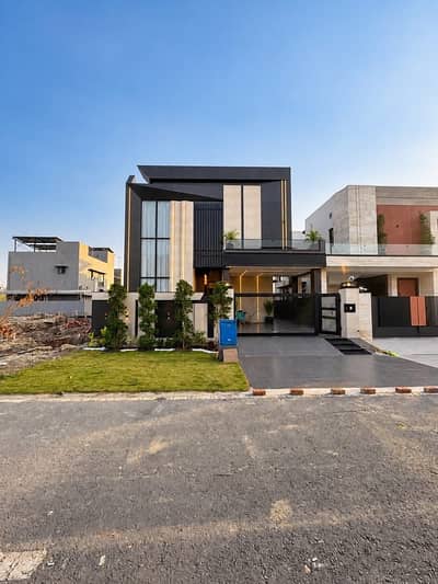9 Marla Elegant Home Available For Sale in DHA Ph-4 Kk Block