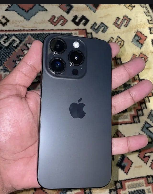 Apple iPhone 15 Pro 1