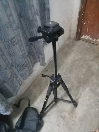 Tripod best condition company Amunai