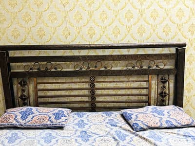 Heavy Duty Wrought Iron King Size Double Bed 6-6.5