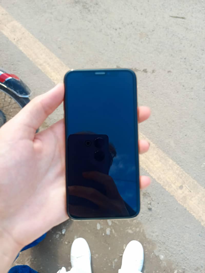 Apple iPhone XS 6