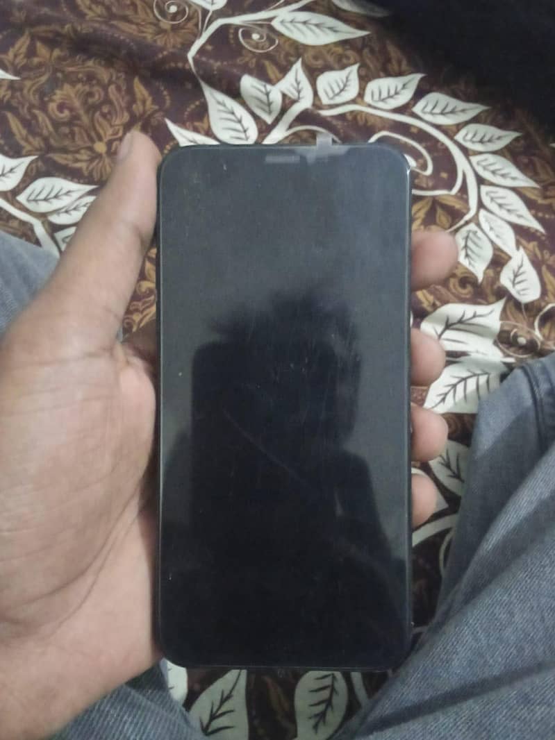 Apple iPhone XS 1