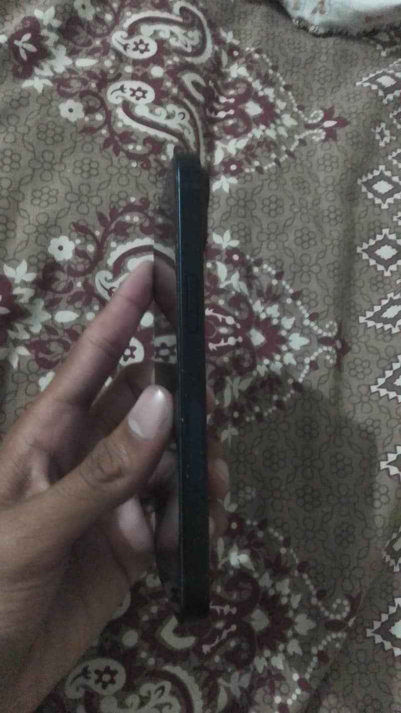 Apple iPhone 14 4