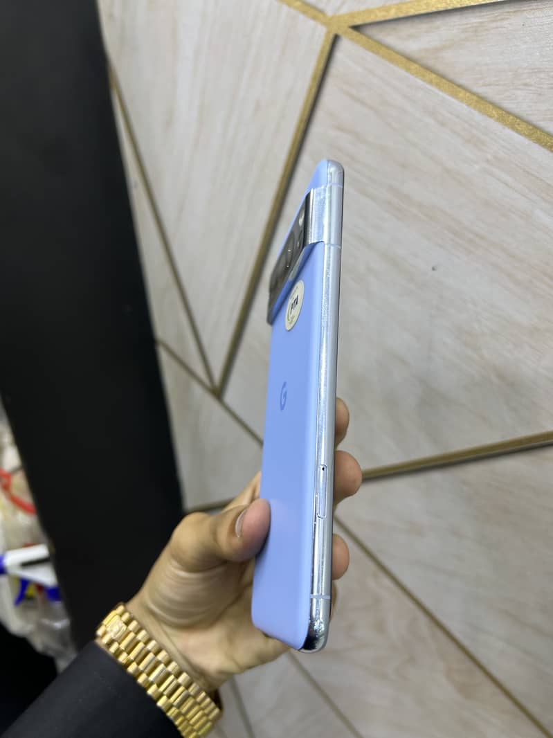 Google Pixel 8 Pro 4