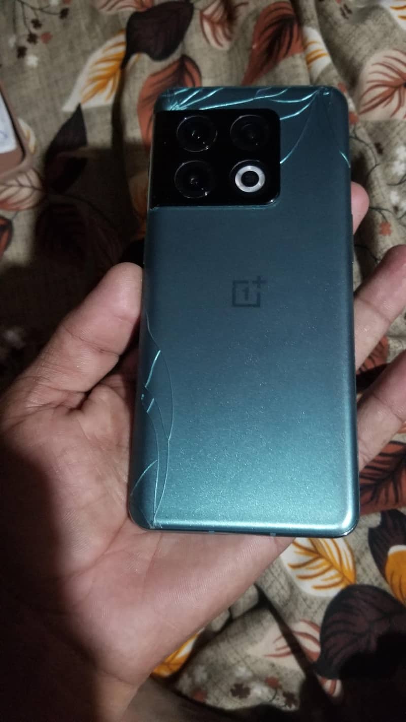 One Plus 10 Pro 1
