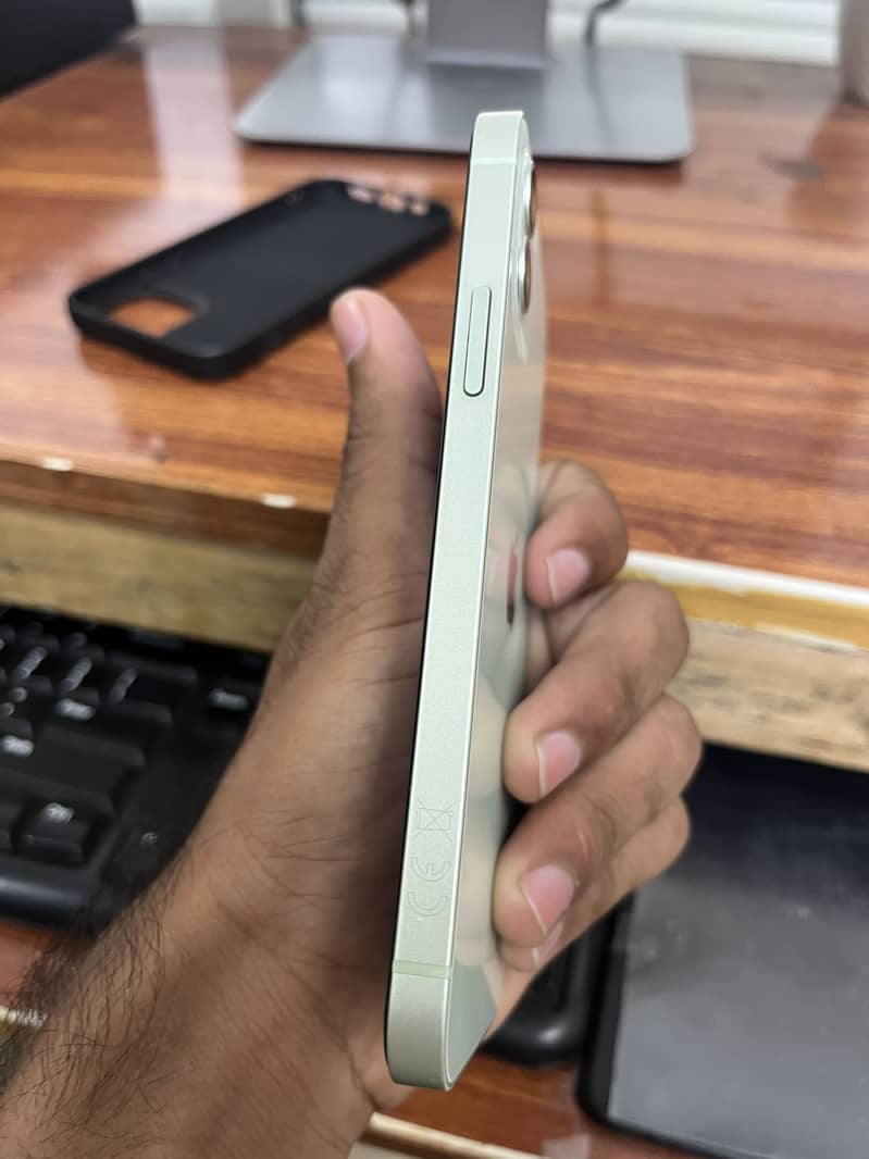 Apple iPhone 12 1