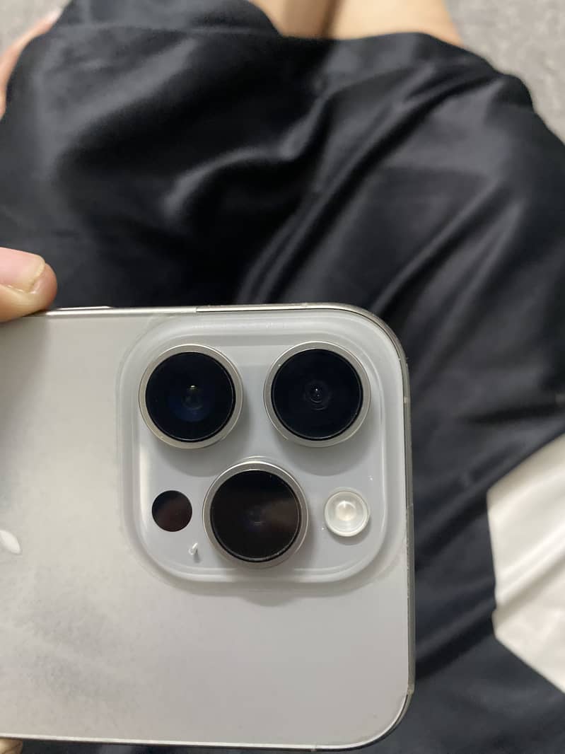 Apple iPhone 15 Pro 1