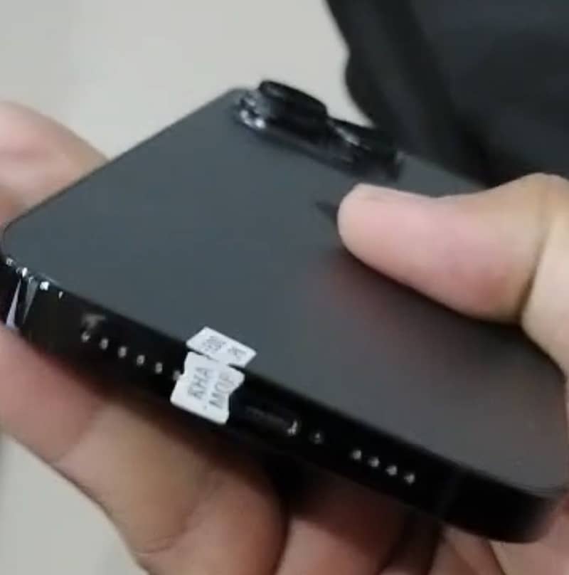 Apple iPhone 14 Pro Max 1