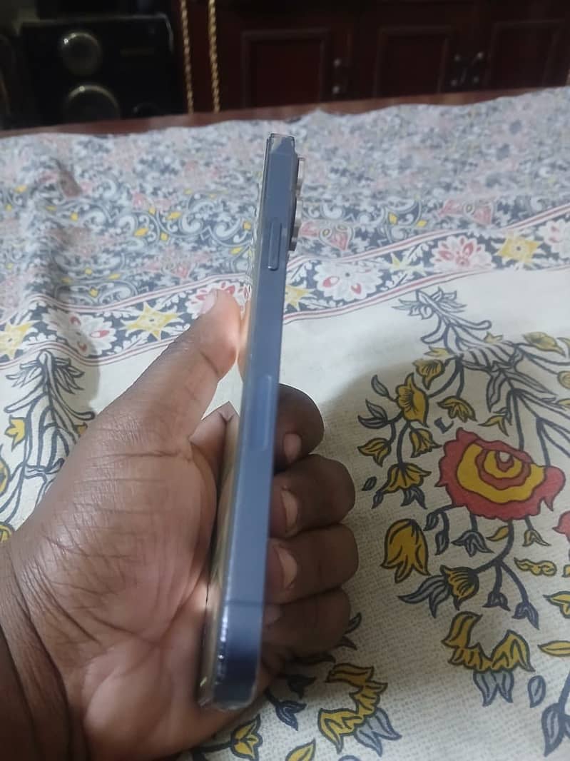 Apple iPhone 13 Pro Max 6