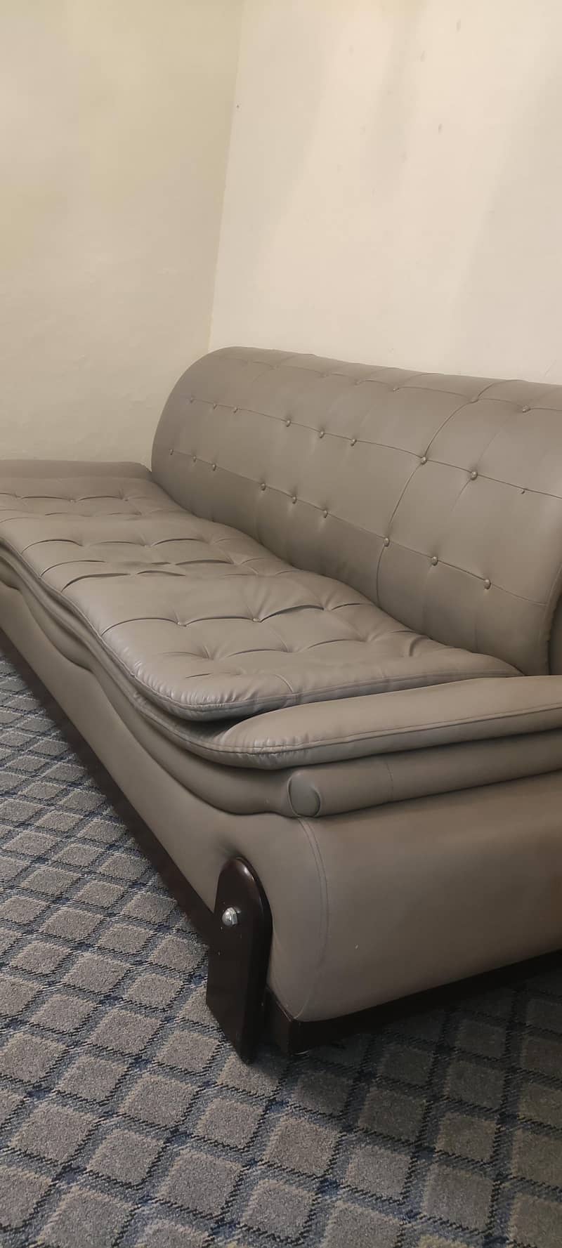 5 Seaters sofa set 0