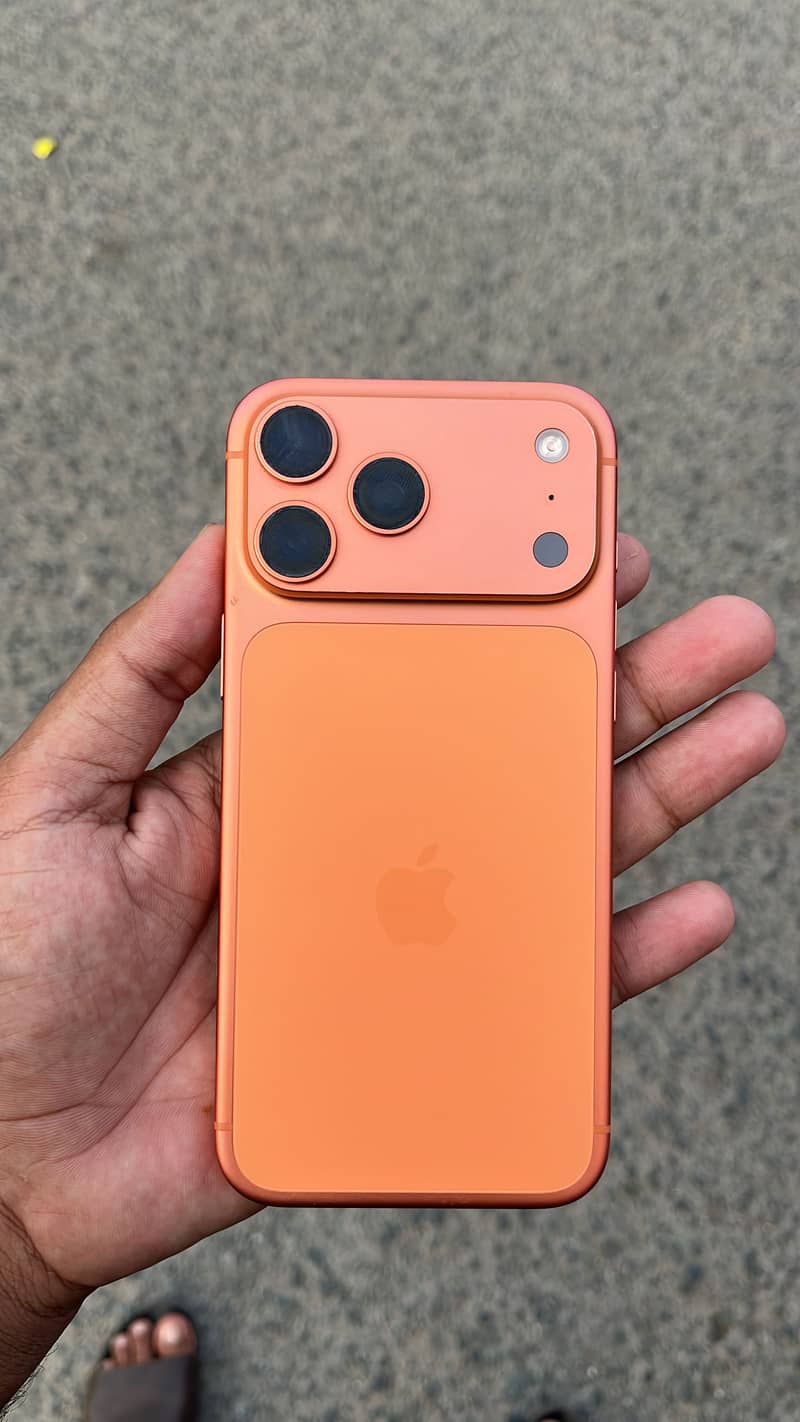 Apple iPhone 17 Pro Max 2