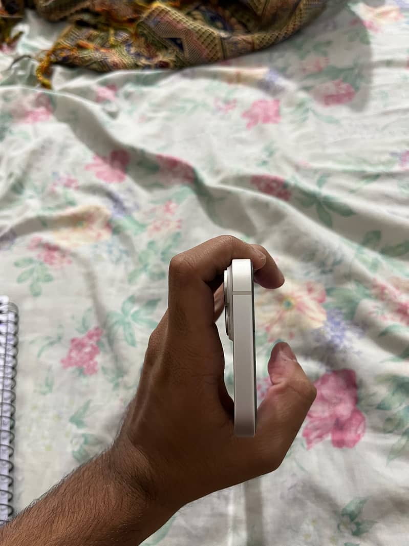 Apple iPhone 14 0