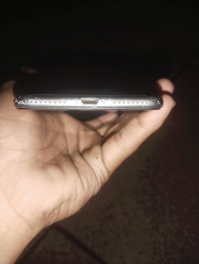 Apple iPhone 8 Plus 4
